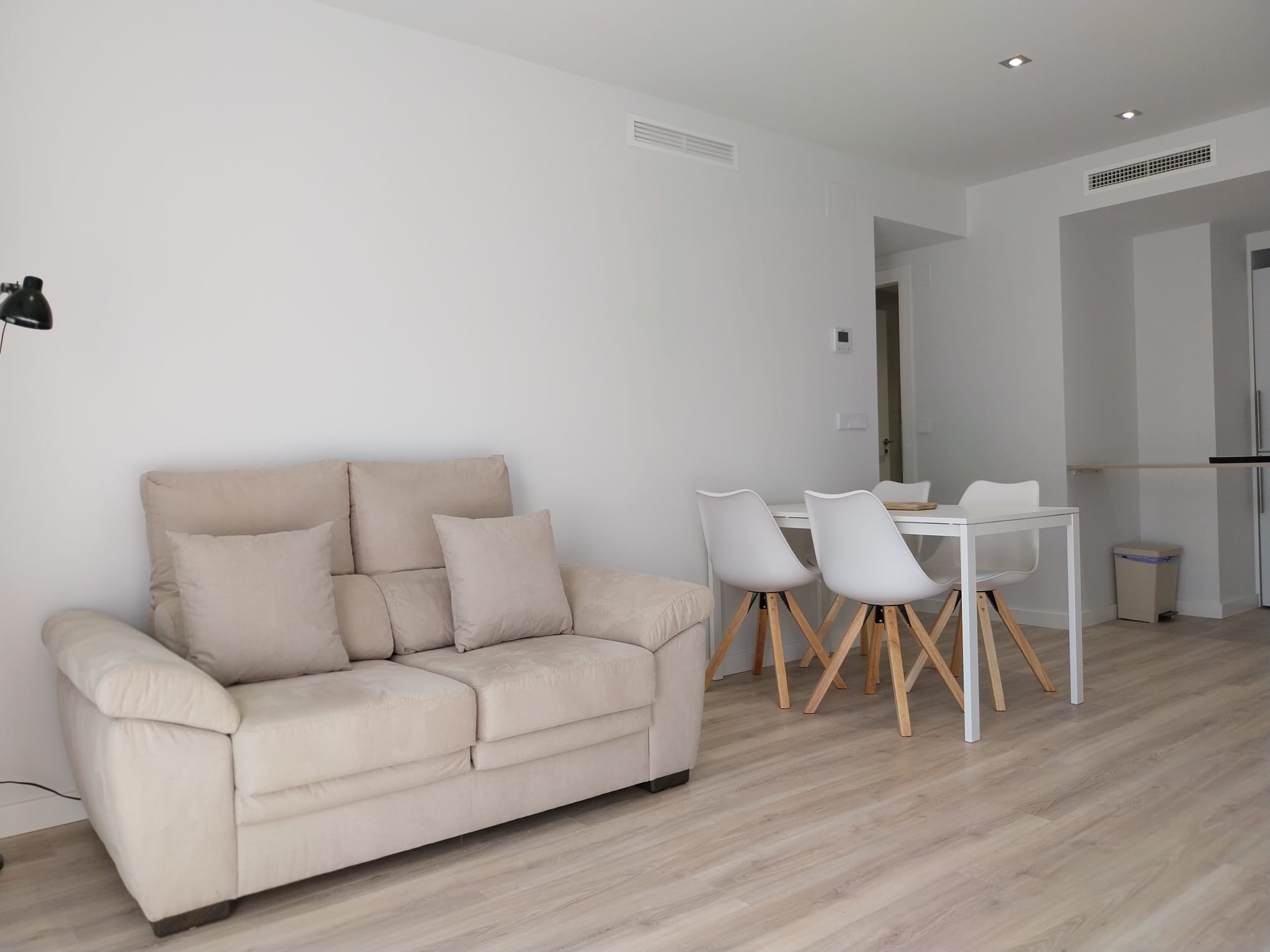 En alquiler, bonito piso a estrenar en Nou Safranar, Valencia.