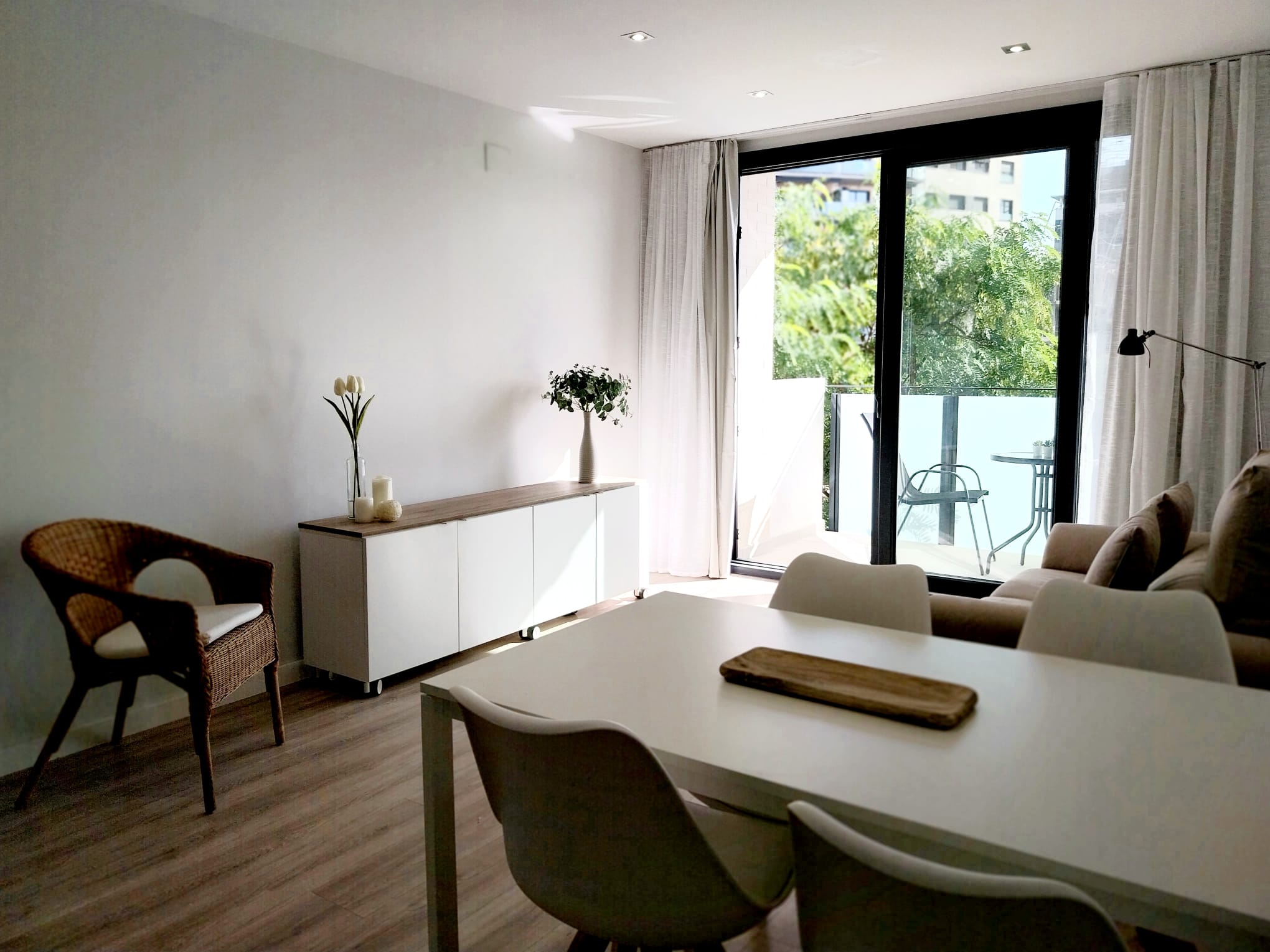 En alquiler, bonito piso a estrenar en Nou Safranar, Valencia.