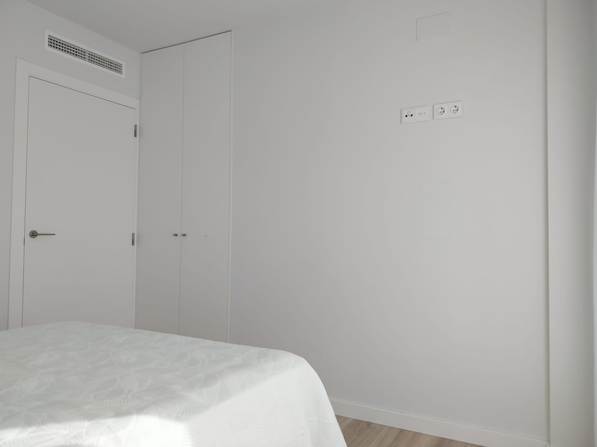 En alquiler, bonito piso a estrenar en Nou Safranar, Valencia.