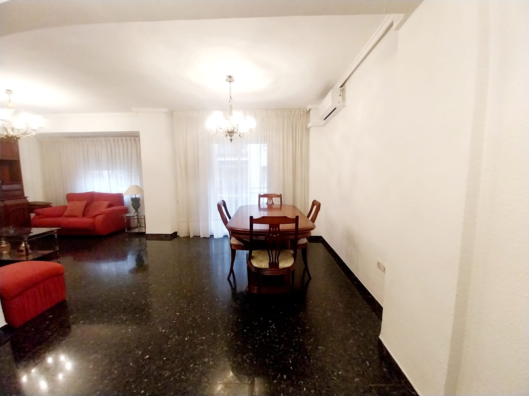 En alquiler! El Carmen València. Vivienda amplia y céntrica!