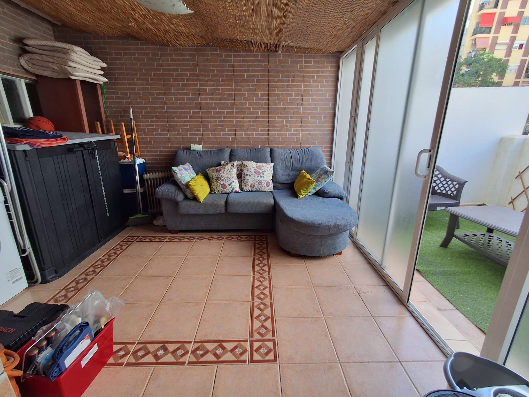 En alquiler, piso con terraza en calle José Soto Micó. Valencia.